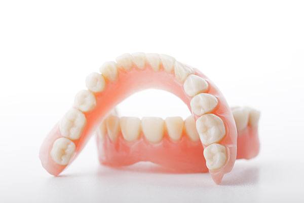 Secure Dental Adhesive ALTERNATIVE Keeps Dentures in Place